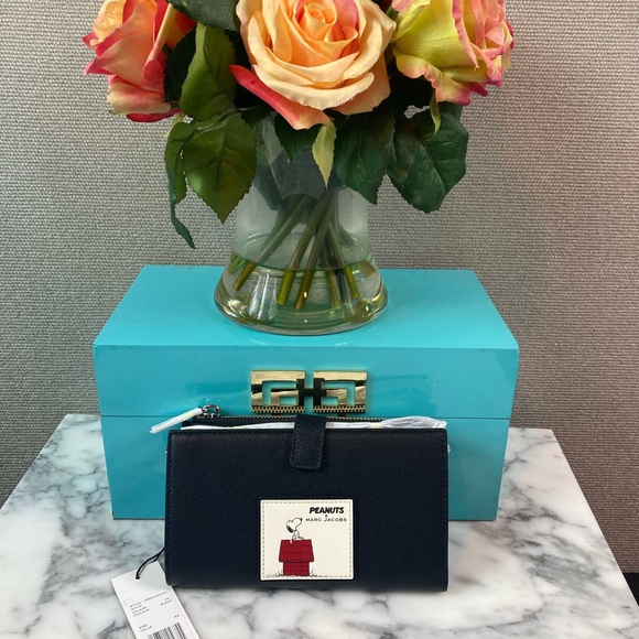 NWT FACTORY SEALED Marc Jacobs Peanuts X Black Snoopy Wristlet Wallet - Picture 2 of 11